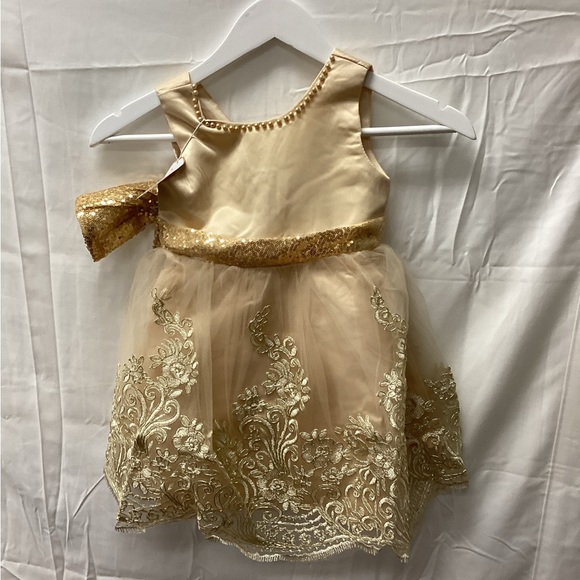 Gold sequin little girls party dress with detachable bow - Picture 1 of 4